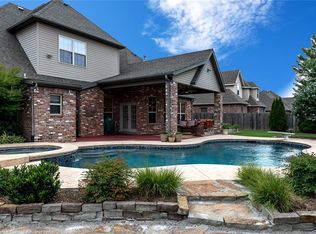 3904 NE Kensington Ave, Bentonville, AR 72712