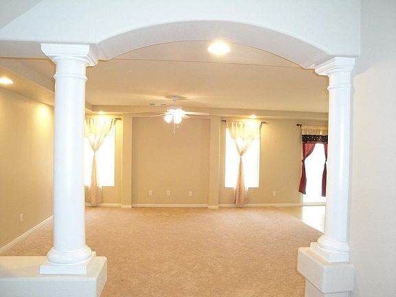 3rd image of 6753 Philharmonic Ave