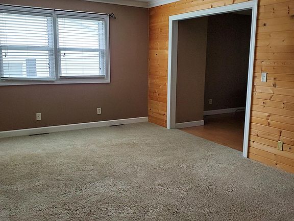 3rd image of 305A Raymond Ct #A