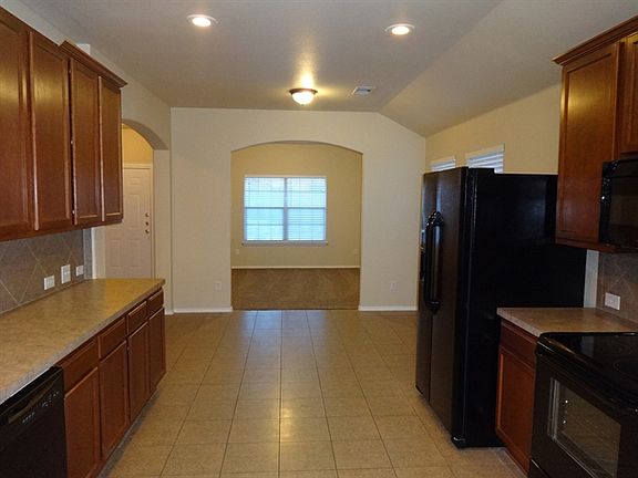 5th image of 10113 Fox Hill Dr