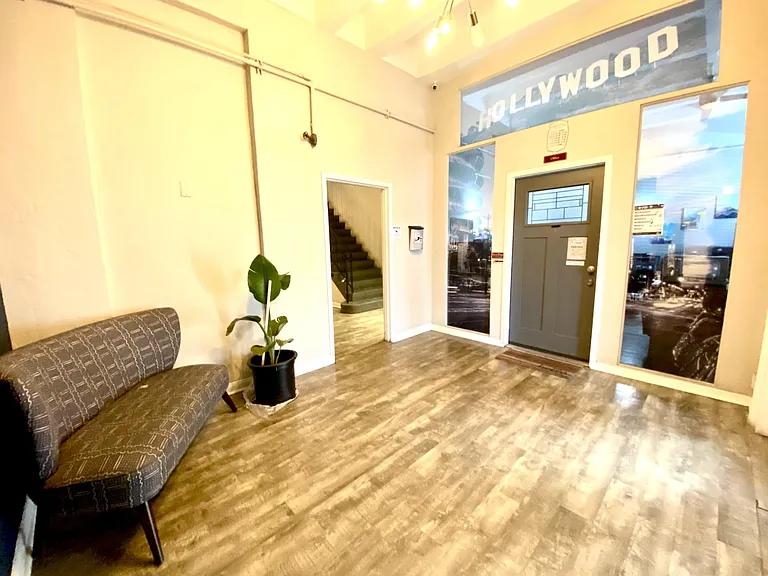 5613 Carlton Way #210 — Photo 15