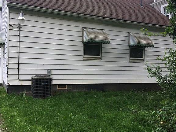 3rd image of 246 Oakdale Ave