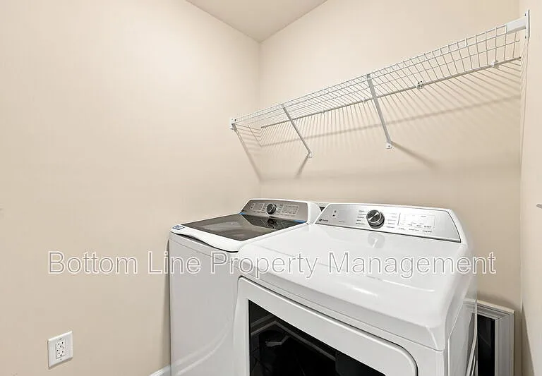 460 Glen Clova Dr — Photo 36