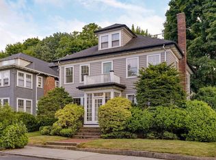 32 Castleton St, Jamaica Plain, MA 02130