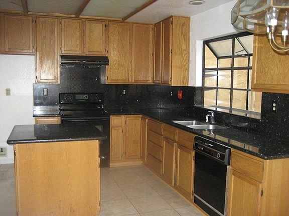 3rd image of 28060 Ziele Creek Dr