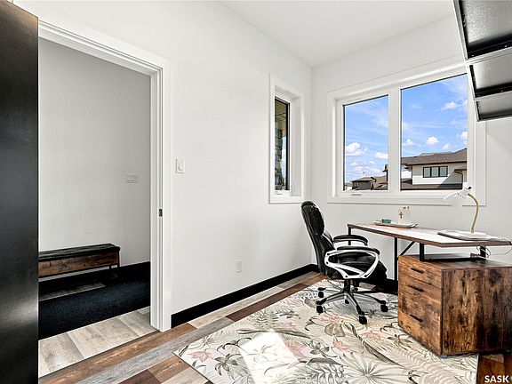 4th image of 619 Kenaschuk Crescent