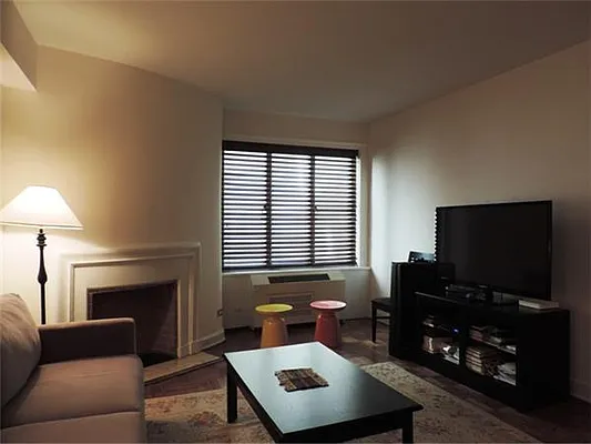 Rented by essential NEW YORK Real Estate | media 34