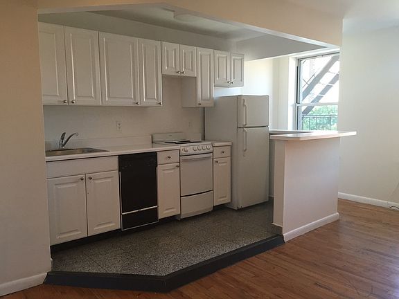 2nd image of 595 E 170th St APT 6A