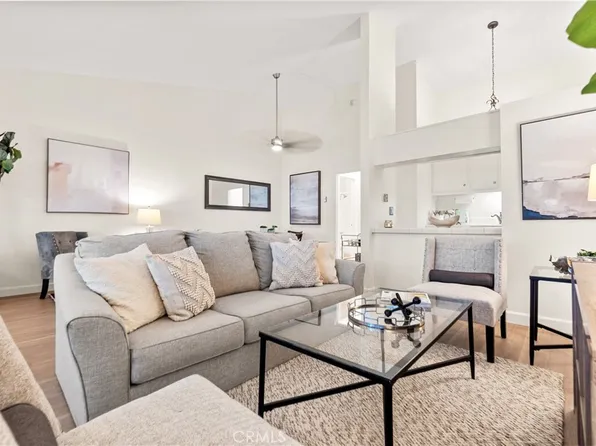 906 Camino Real Unit 202, Redondo Beach, CA 90277