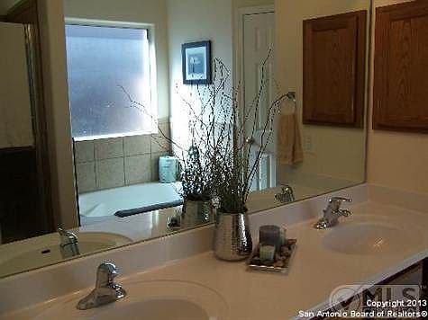 5th image of 121 Grassland Dr