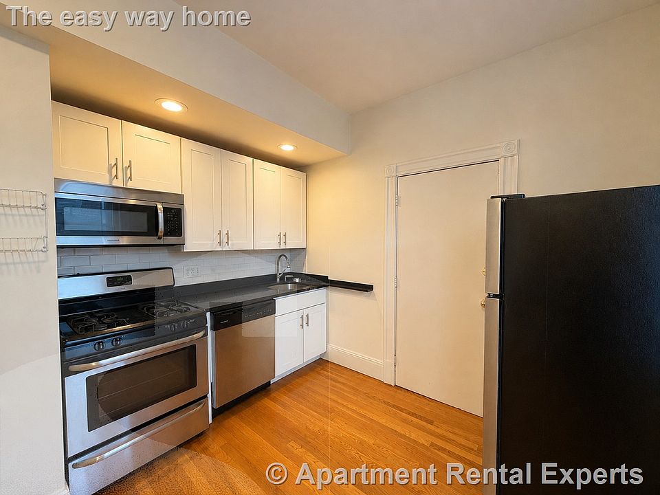1st image of 47 Florence St #3