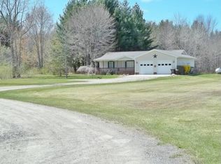 2323 N Garfield Rd, Pinconning, MI 48650