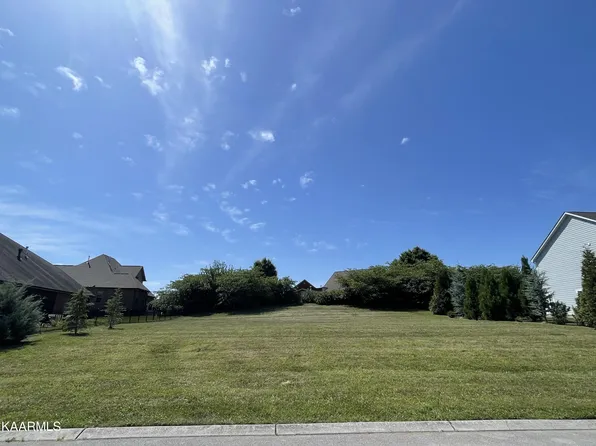 1532 Inverness Dr, Maryville, TN 37801