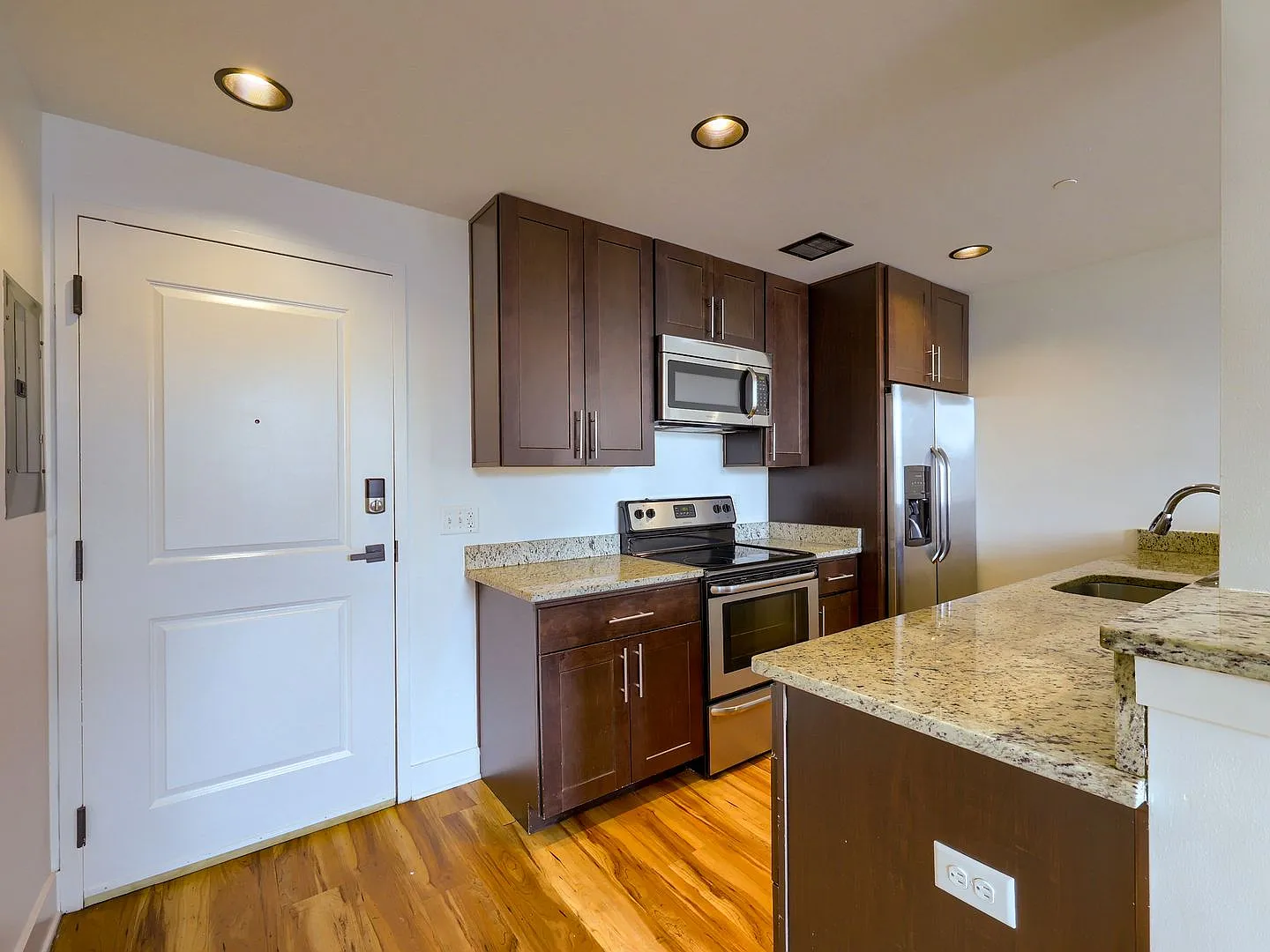 231 State St — Photo 3