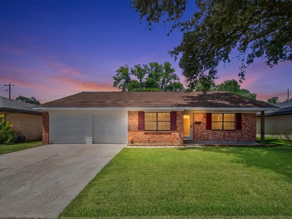 1104 E 13th St, Deer Park, TX 77536