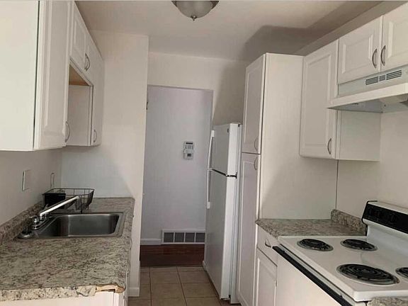 3rd image of 10801 Hallwood Dr