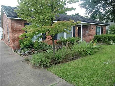 2nd image of 485 Giles St