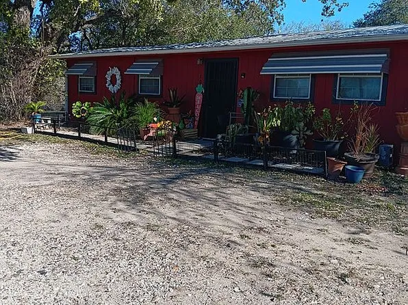 100 County Road 394, Swinney Switch, TX 78368