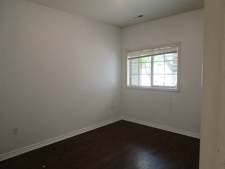 1209 S Mountain View Rd #101 — Photo 8