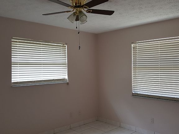 4th image of 3466 SW Feroe Ave