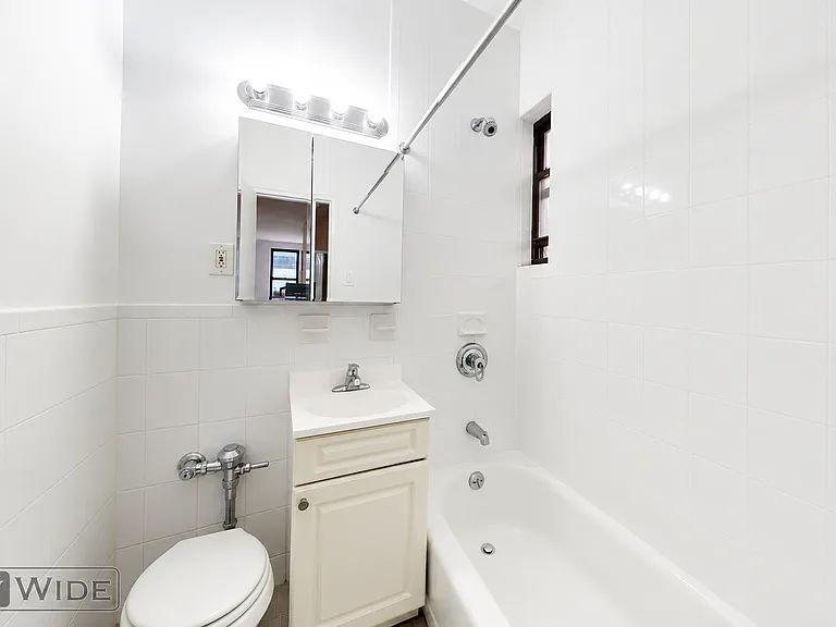 304 E 90th St #5C — Photo 3
