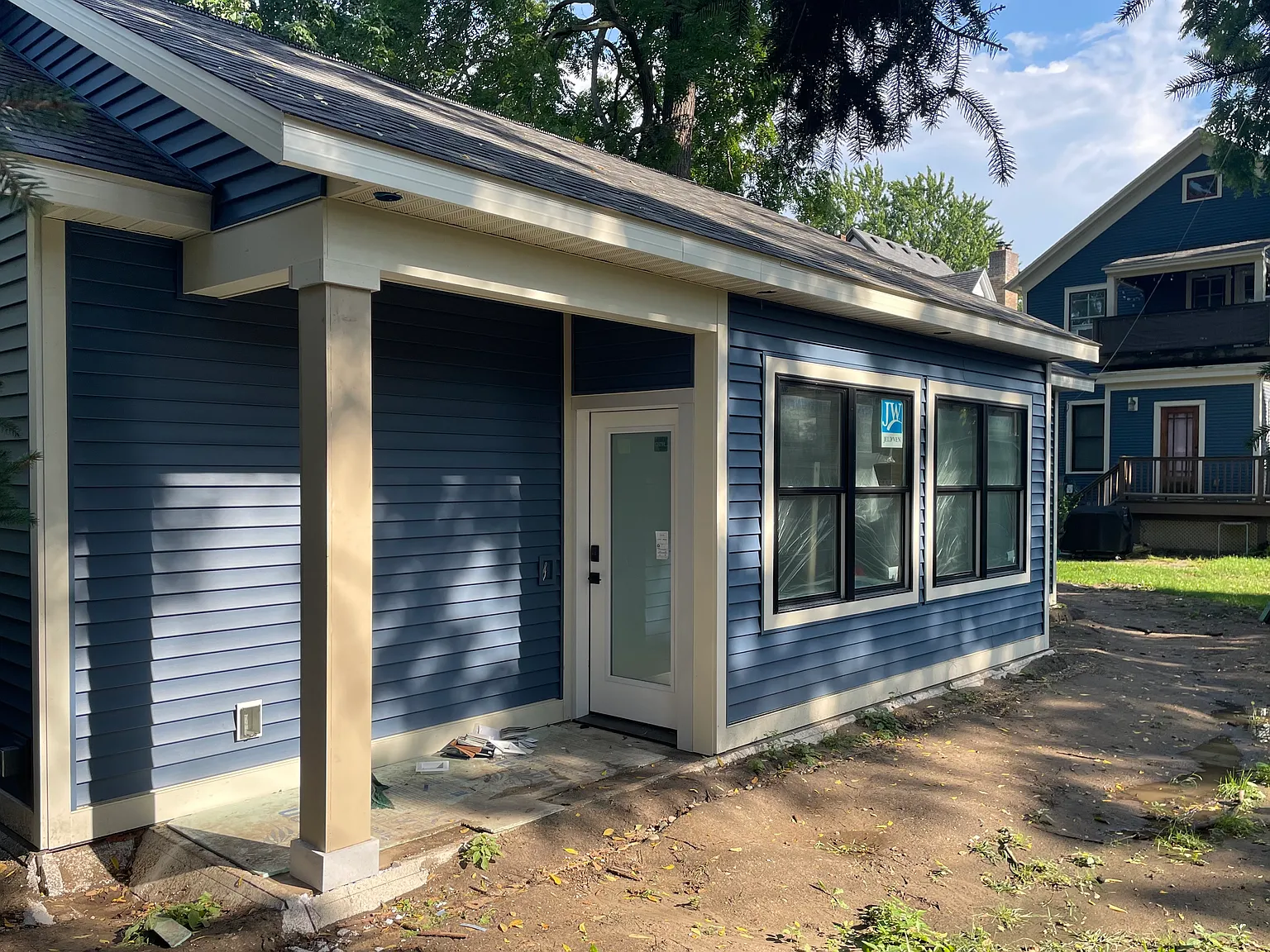 2 bed, 850 sqft, $2,225 — Photo 3