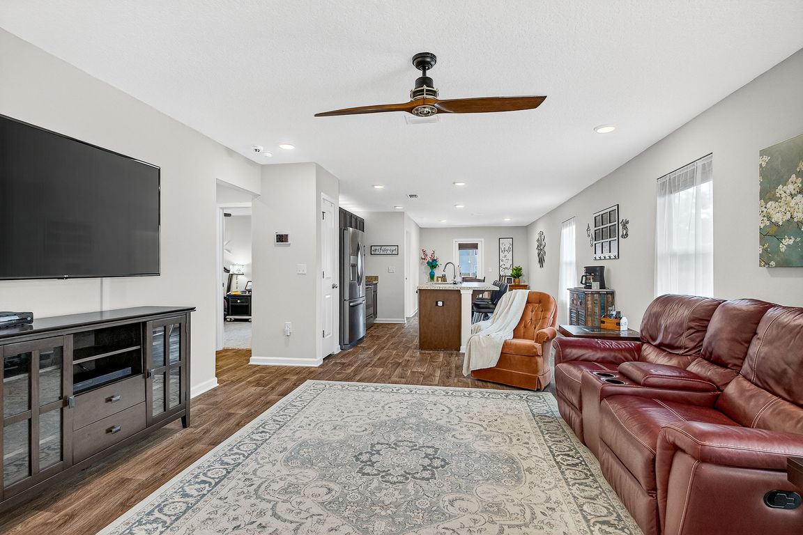 next background image