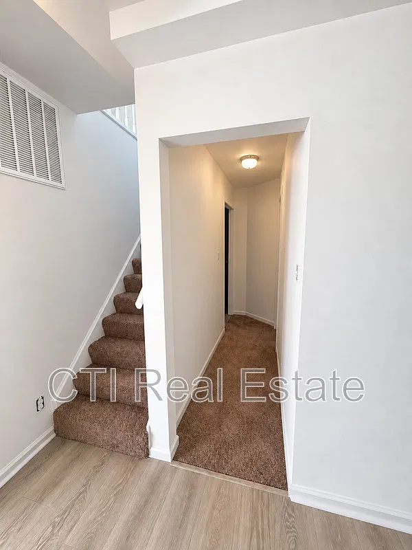 2 bed, 1.5 bath, 1554 sqft, $1,750 — Photo 3