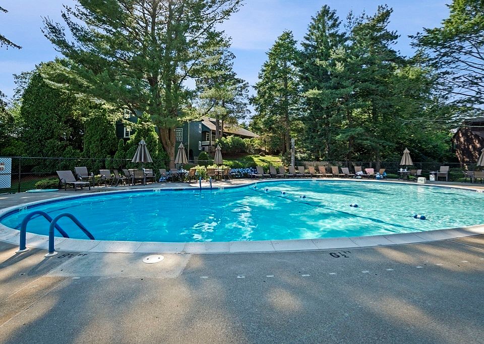 1st image of 51 Tamarack Ln #51