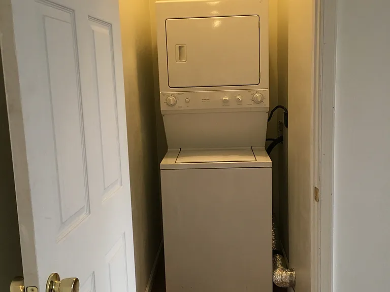 321 W 29th St #3 — Photo 3