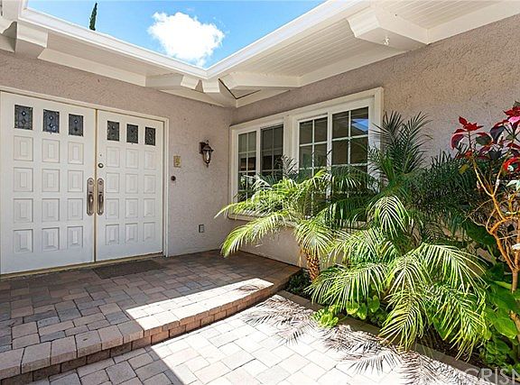 3rd image of 4793 Del Moreno Dr