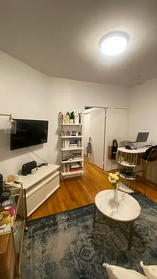 Rented by Bond New York | media 10