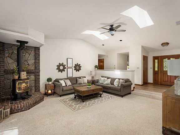 4th image of 11763 Lavender Ct