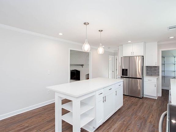 5th image of 103 Barbara Ruth Dr NW