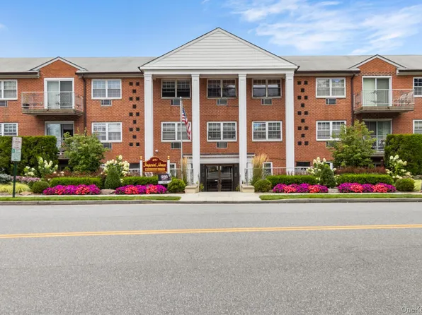 250 N Village Avenue #B, Rockville Centre, NY 11570