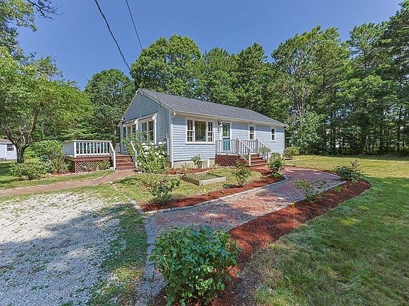 3rd image of 435 Old Mill Rd
