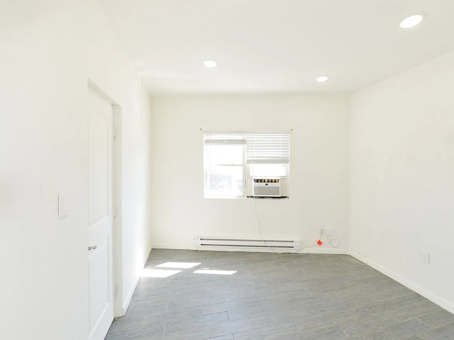 2 bed, 1.0 bath, $2,000 — Photo 3