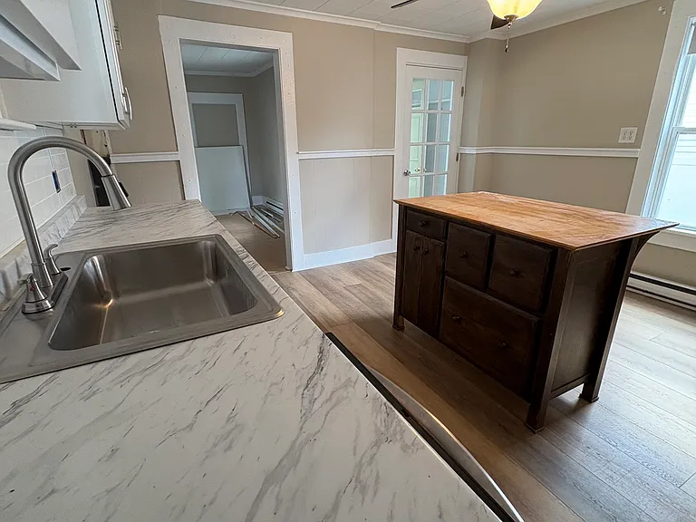 115 Front St — Photo 3
