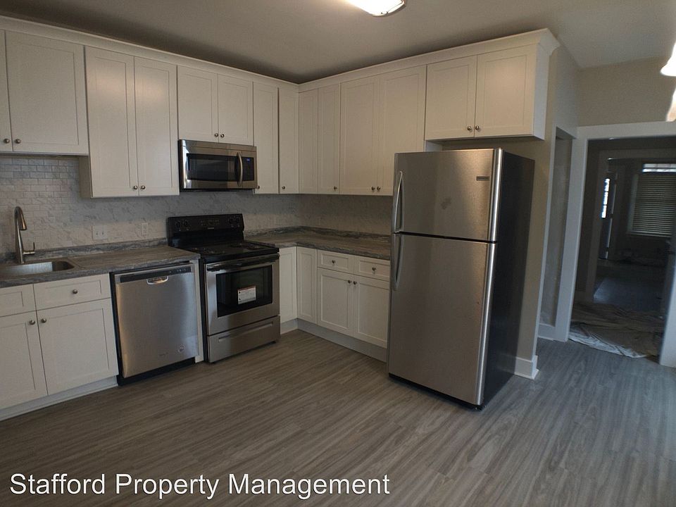 1st image of 215 Center St