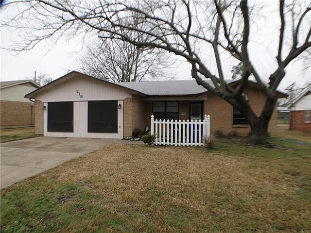 1st image of 218 Scott Pl