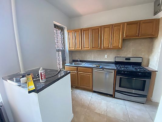 2nd image of 305 Ocean Ave APT C4