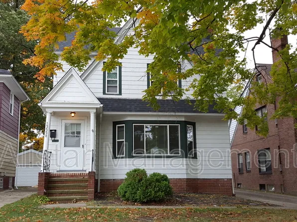 13558 Cedar Rd, University Heights, OH 44118