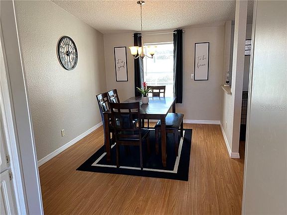 4th image of 490 Lindsey Dr