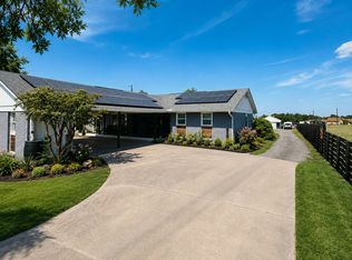 140 Family Cir, Hutto, TX 78634
