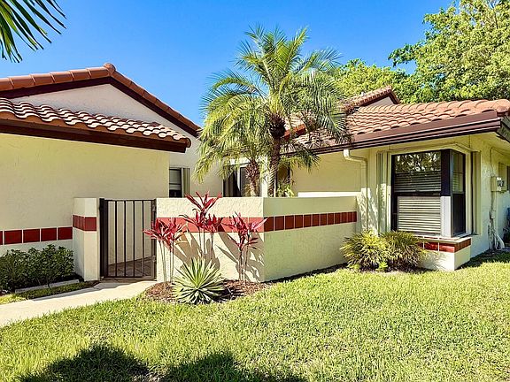 3rd image of 5317 Fig Palm Way #B