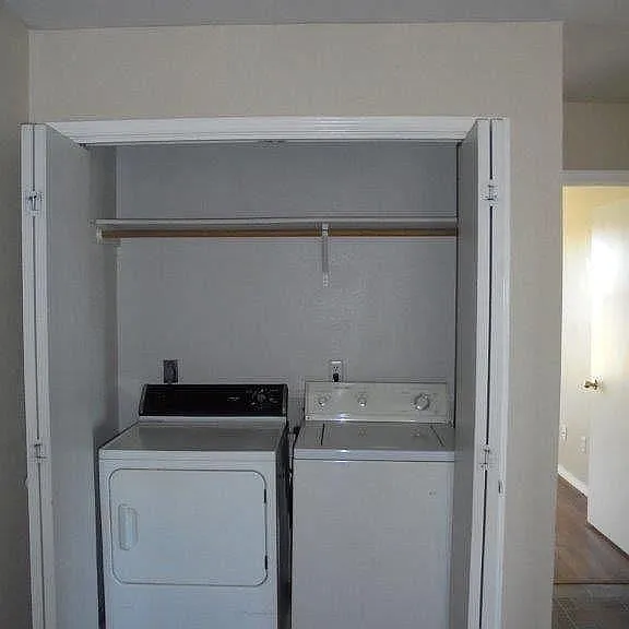 1710 Benttree Dr #B — Photo 7