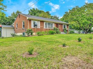 5001 Hildebrand Rd NW, Roanoke, VA 24012