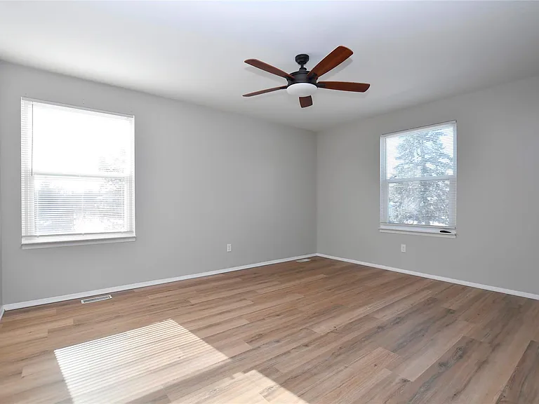 1527 Mariner Dr — Photo 12