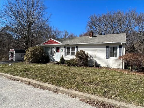 105 Versailles St, Cranston, RI 02920