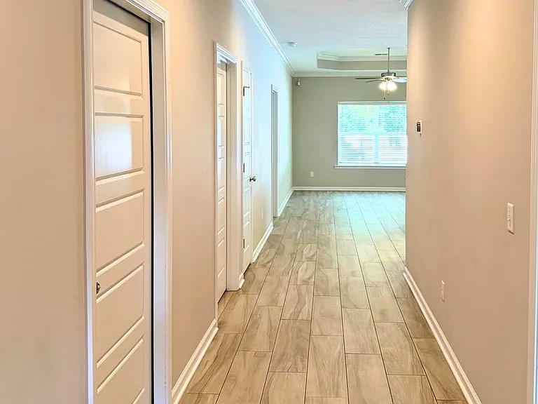 204 Gary Cir — Photo 2